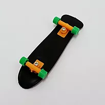 Fingerskateboard med rampe